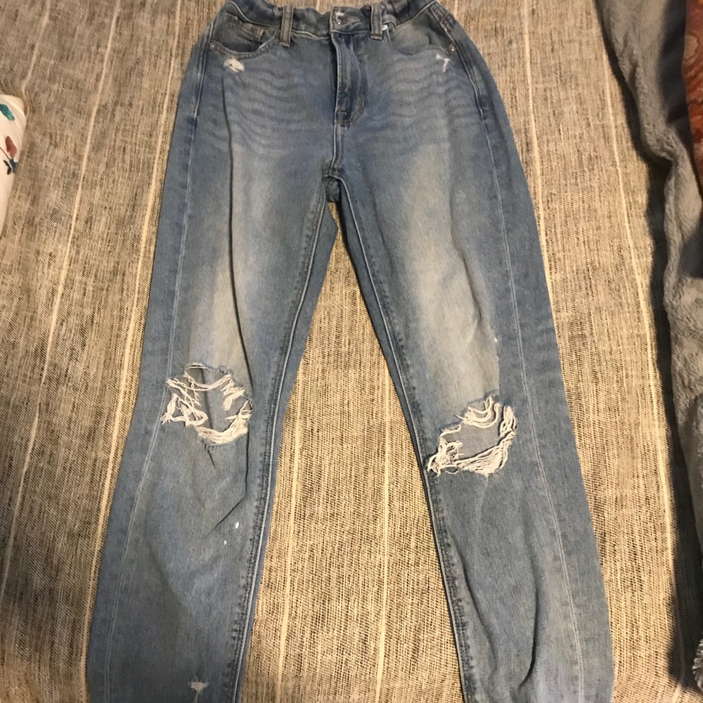 American Eagle mom jean